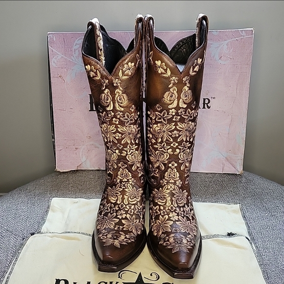 Cream and Brown Heeled Boots with Intricate Embroidery - Picture 6 of 9